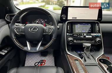 Позашляховик / Кросовер Lexus LX 2023 в 