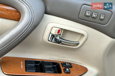 Внедорожник / Кроссовер Lexus LX 2006 в 