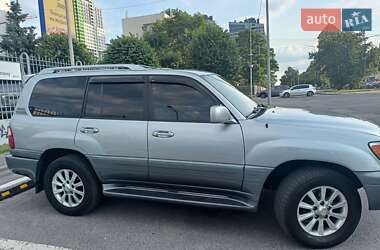 Внедорожник / Кроссовер Lexus LX 2004 в 