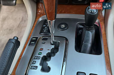 Внедорожник / Кроссовер Lexus LX 2006 в 