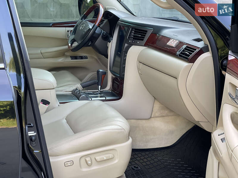 Позашляховик / Кросовер Lexus LX 2010 в Чернівцях фото 19 Позашляховик / Кросовер Lexus LX 2010 в Чернівцях