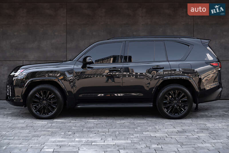 Lexus LX 2022
