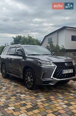 Внедорожник / Кроссовер Lexus LX 2016 в Киеве