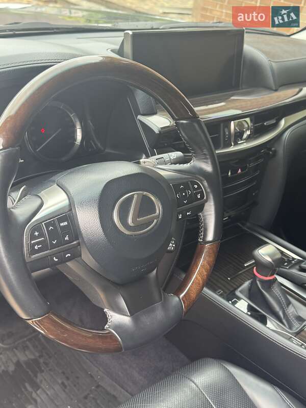 Внедорожник / Кроссовер Lexus LX 2016 в Киеве