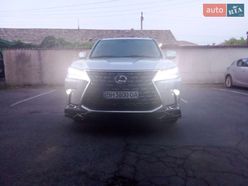 Внедорожник / Кроссовер Lexus LX 2008 в 