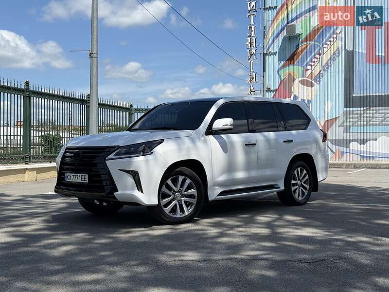Внедорожник / Кроссовер Lexus LX 2015 в 