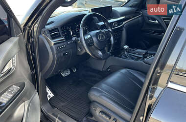 Внедорожник / Кроссовер Lexus LX 2018 в 