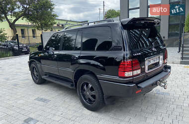 Внедорожник / Кроссовер Lexus LX 2004 в 