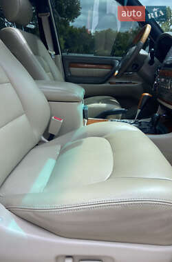 Внедорожник / Кроссовер Lexus LX 2004 в 