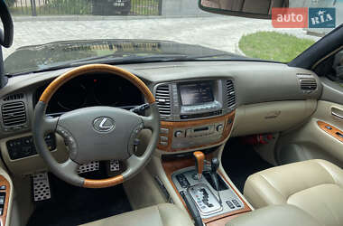 Внедорожник / Кроссовер Lexus LX 2004 в 