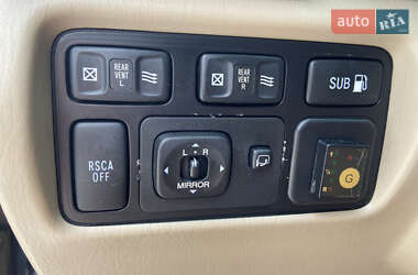 Внедорожник / Кроссовер Lexus LX 2004 в 