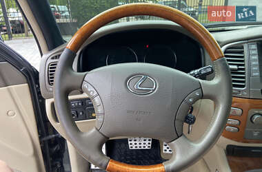 Внедорожник / Кроссовер Lexus LX 2004 в 