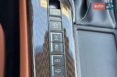Внедорожник / Кроссовер Lexus LX 2022 в 