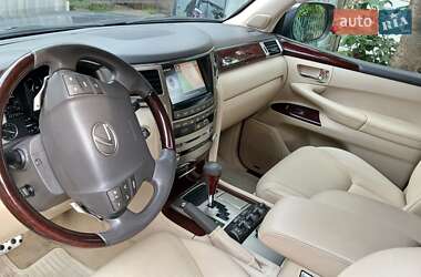 Внедорожник / Кроссовер Lexus LX 2013 в 