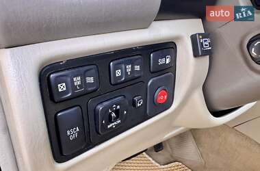 Внедорожник / Кроссовер Lexus LX 2003 в 