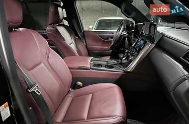 Позашляховик / Кросовер Lexus LX 2022 в 