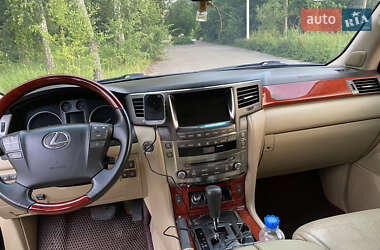 Позашляховик / Кросовер Lexus LX 2008 в 