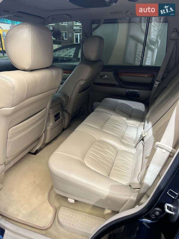 Внедорожник / Кроссовер Lexus LX 2005 в Одессе