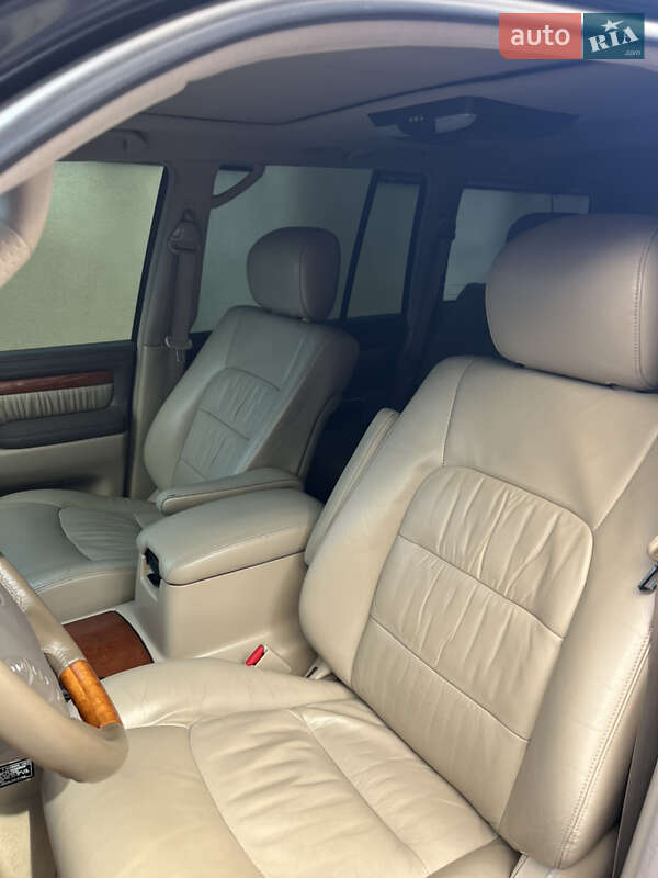 Внедорожник / Кроссовер Lexus LX 2005 в Одессе