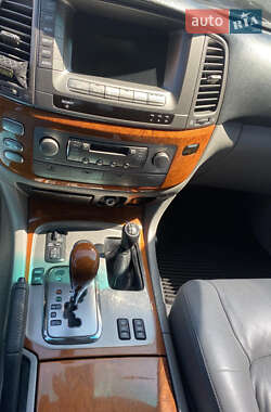 Внедорожник / Кроссовер Lexus LX 2006 в 