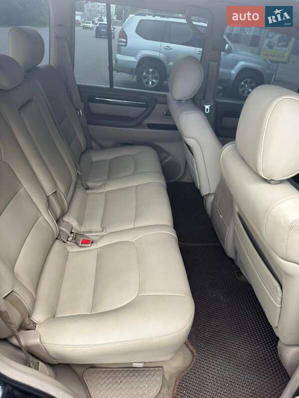 Lexus LX 2000