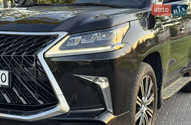 Позашляховик / Кросовер Lexus LX 2018 в 