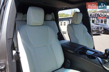 Внедорожник / Кроссовер Lexus LX 2022 в 