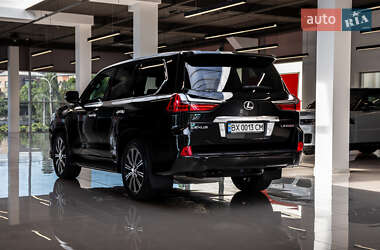 Внедорожник / Кроссовер Lexus LX 2017 в 