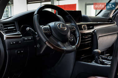 Внедорожник / Кроссовер Lexus LX 2017 в 