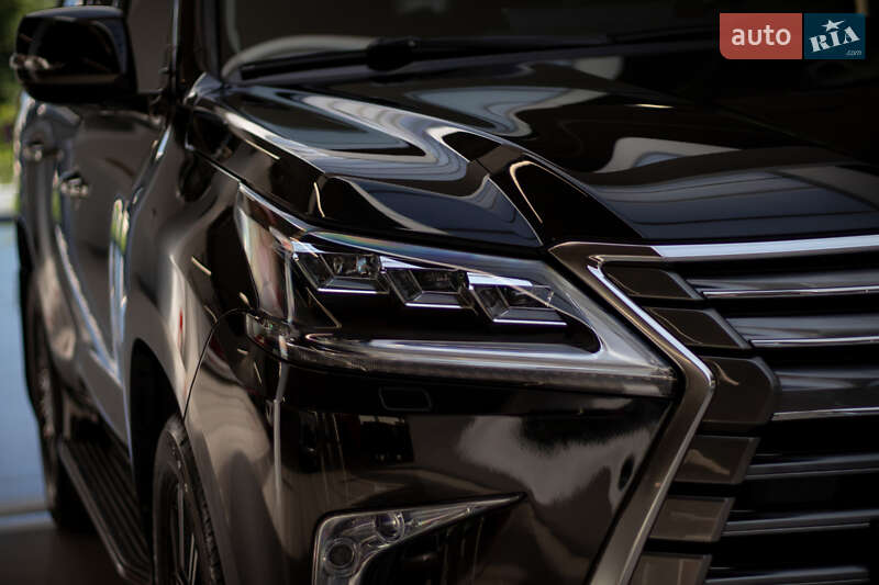 Позашляховик / Кросовер Lexus LX 2017 в Хмельницькому