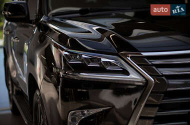 Внедорожник / Кроссовер Lexus LX 2017 в 