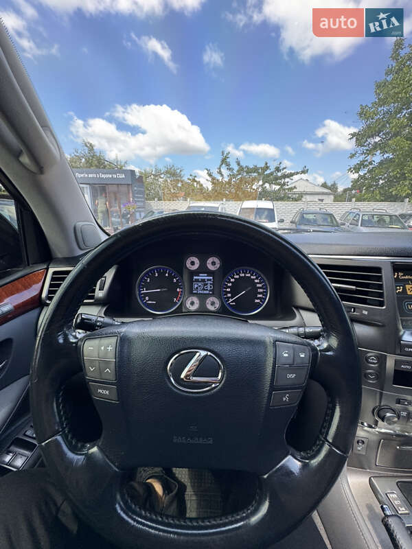 Внедорожник / Кроссовер Lexus LX 2008 в Дергачах