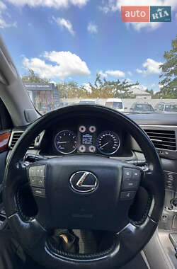 Внедорожник / Кроссовер Lexus LX 2008 в 