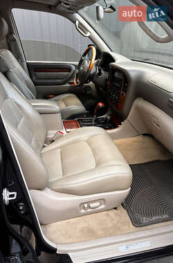 Внедорожник / Кроссовер Lexus LX 2001 в 