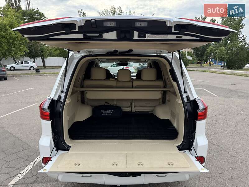 Внедорожник / Кроссовер Lexus LX 2017 в Кривом Роге