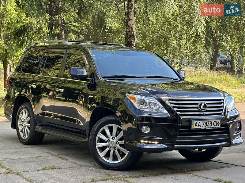 Внедорожник / Кроссовер Lexus LX 2011 в 