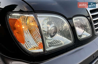 Внедорожник / Кроссовер Lexus LX 2006 в 