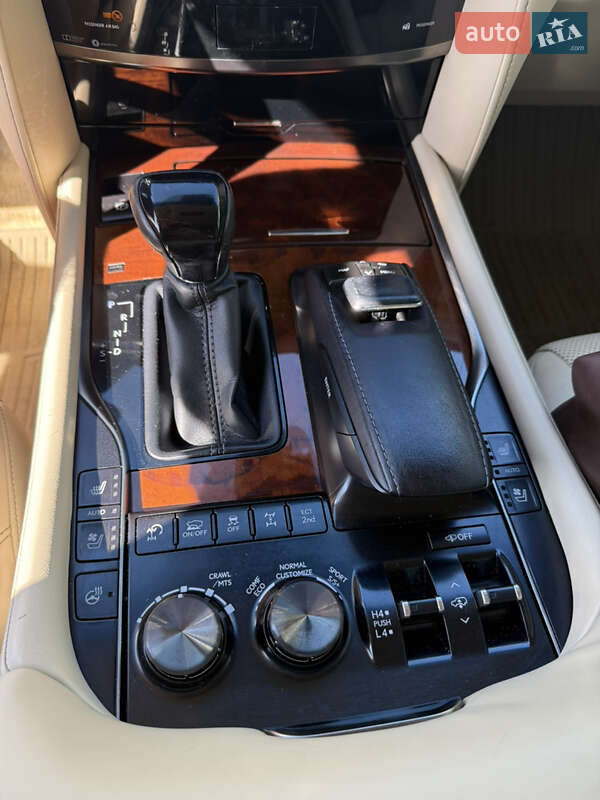 Внедорожник / Кроссовер Lexus LX 2016 в Ровно