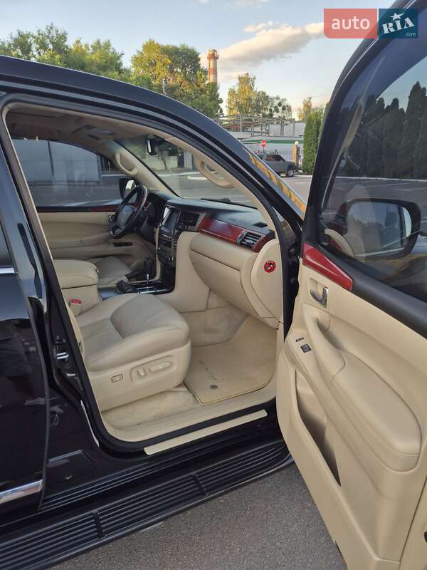 Внедорожник / Кроссовер Lexus LX 2008 в Киеве