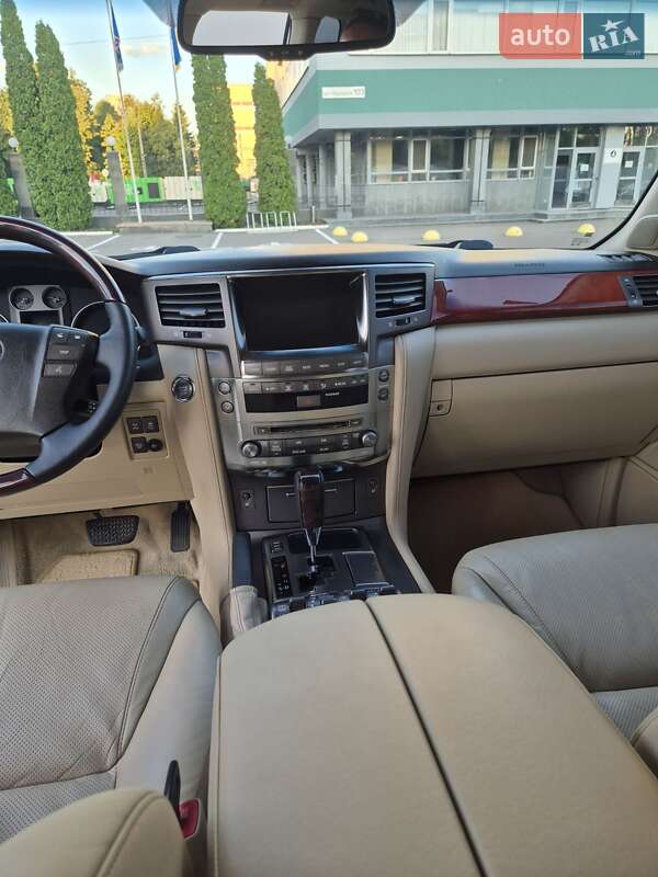 Внедорожник / Кроссовер Lexus LX 2008 в Киеве