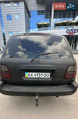 Позашляховик / Кросовер Lexus LX 2000 в 