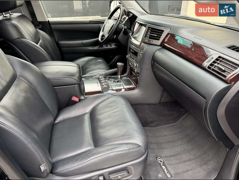 Внедорожник / Кроссовер Lexus LX 2011 в Львове