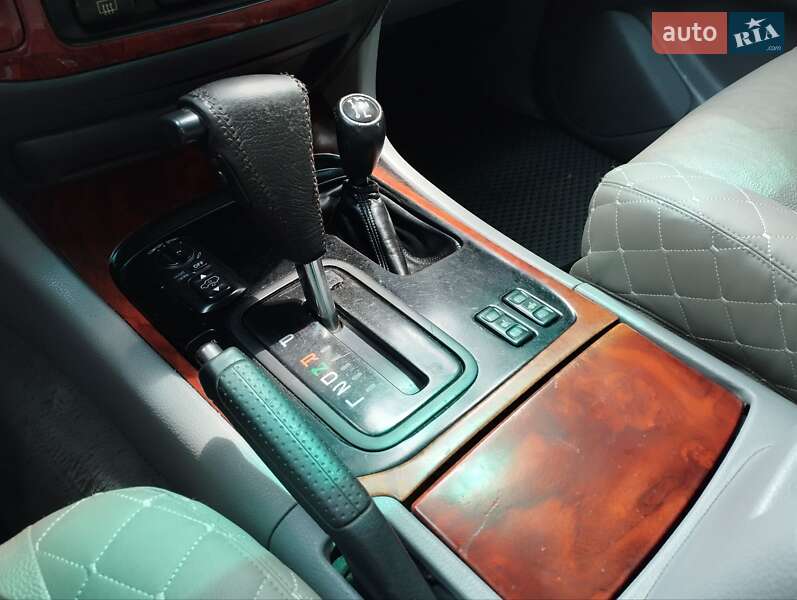 Позашляховик / Кросовер Lexus LX 2000 в Києві