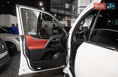 Позашляховик / Кросовер Lexus LX 2020 в 
