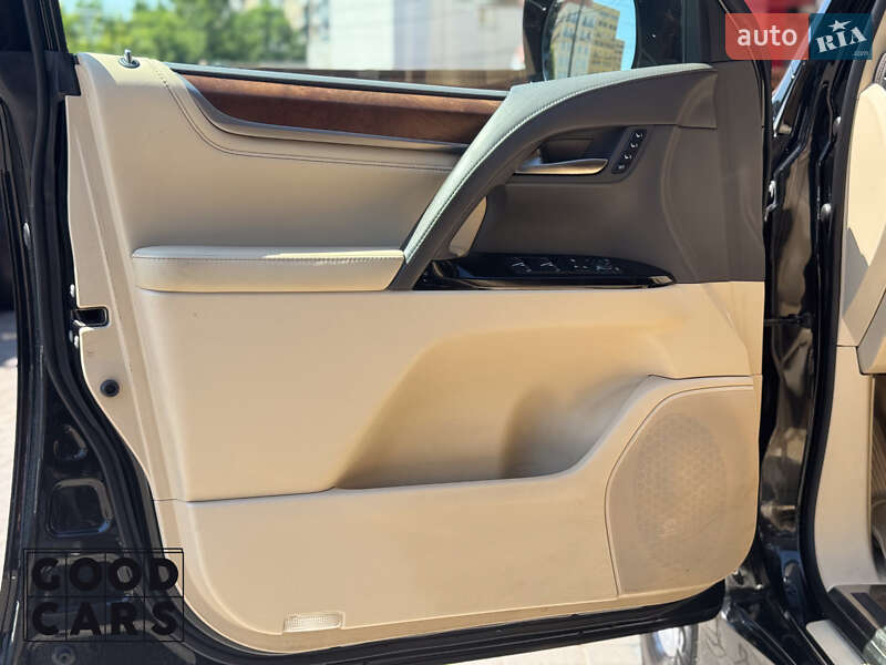 Позашляховик / Кросовер Lexus LX 2017 в Одесі