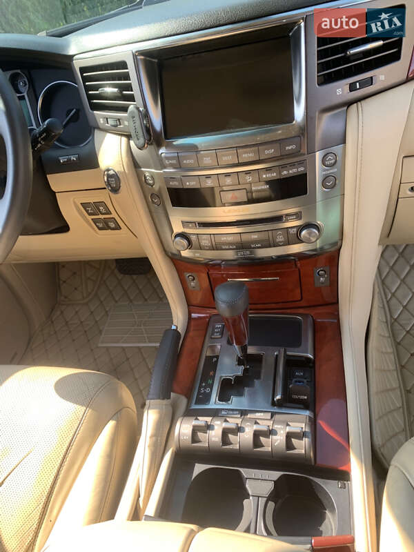 Позашляховик / Кросовер Lexus LX 2008 в Харкові