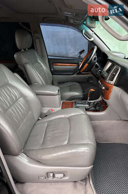 Позашляховик / Кросовер Lexus LX 2006 в 