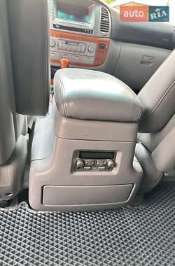 Позашляховик / Кросовер Lexus LX 2006 в 