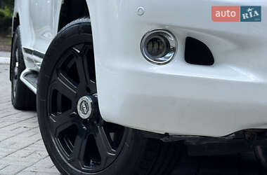 Позашляховик / Кросовер Lexus LX 2011 в 