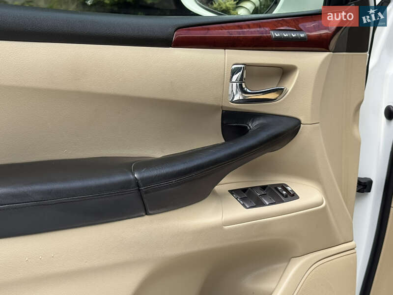 Позашляховик / Кросовер Lexus LX 2011 в Дрогобичі фото 75 Позашляховик / Кросовер Lexus LX 2011 в Дрогобичі